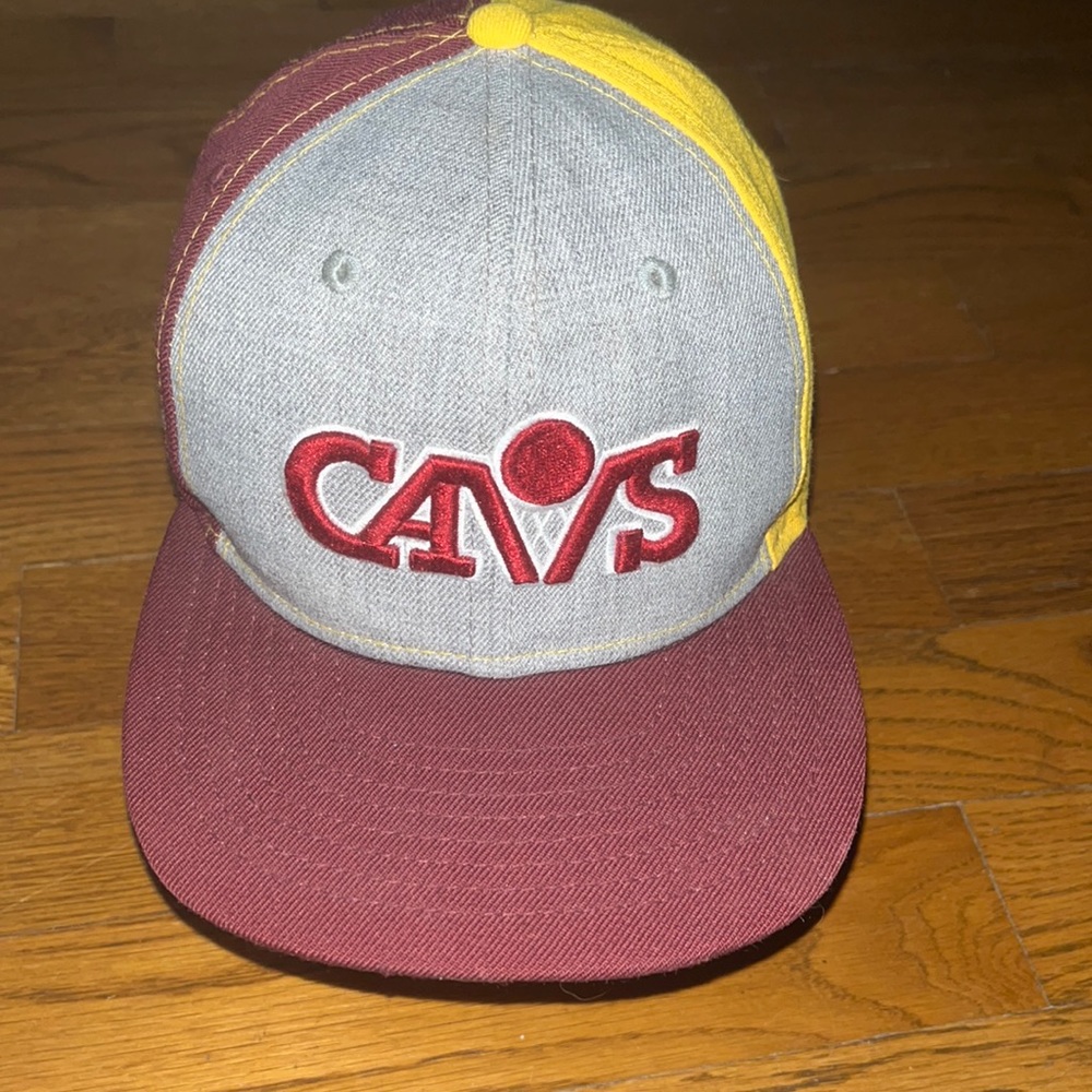 Cleveland Cavs Cavaliers Hat Maroon Yellow Gray Snapback 9Fifty New Era hat cap